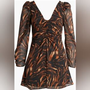 NWT Topshop Ruched Tiger Print Billow Sleeve V Front and Back Size 2P Dress
